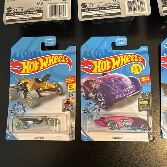 Lot of 8 Hot Wheels Cars New in Package 2017 Minecraft Batman Street Beasts HW - Picture 6 of 12